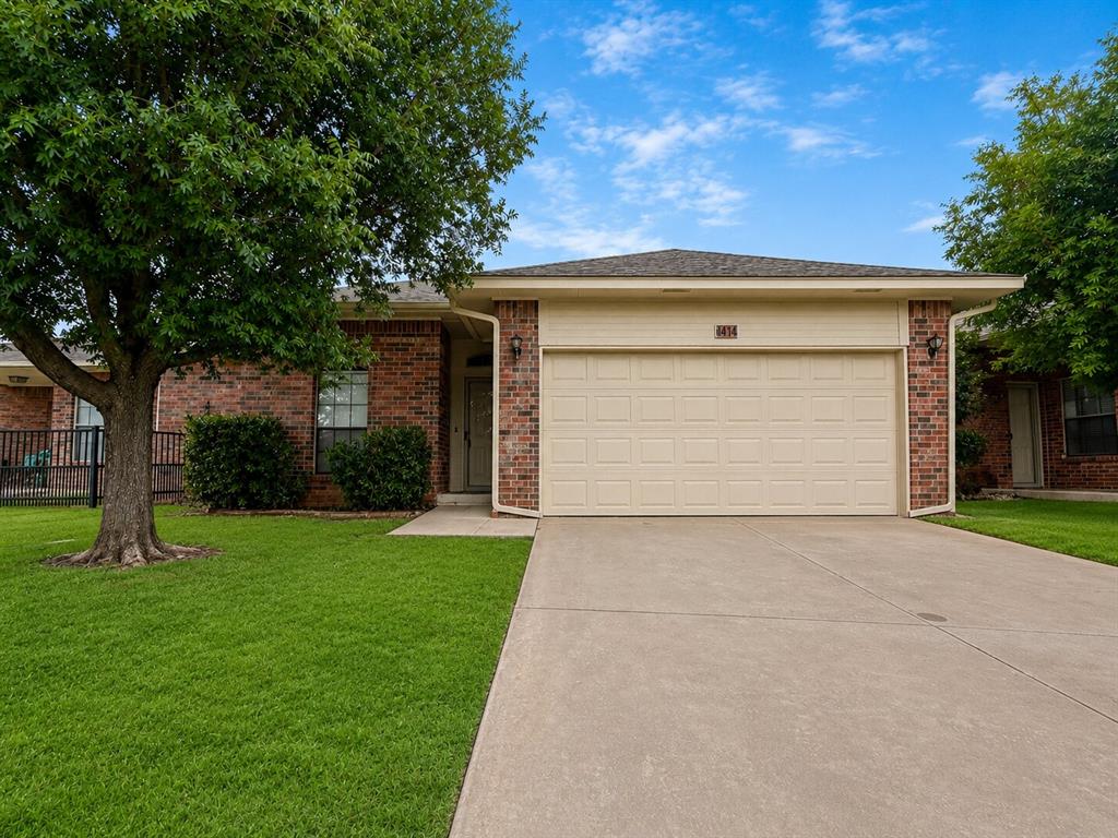 4414 NW 32nd Place — photo