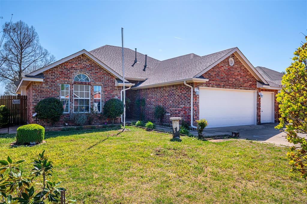 1824 Fairmont Lane — photo