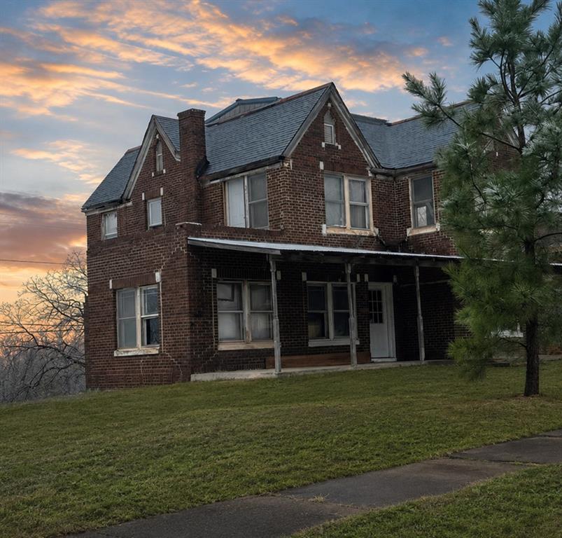 1215 Sunset Drive — photo
