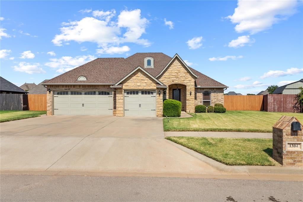 1304 Crimson Drive — photo
