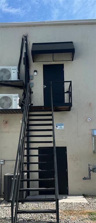 102 E Broadway Street Unit B — photo