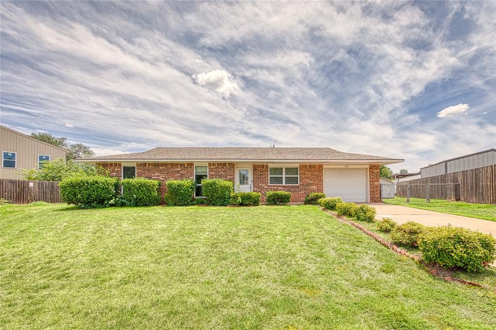 1402 Sherry Court — photo