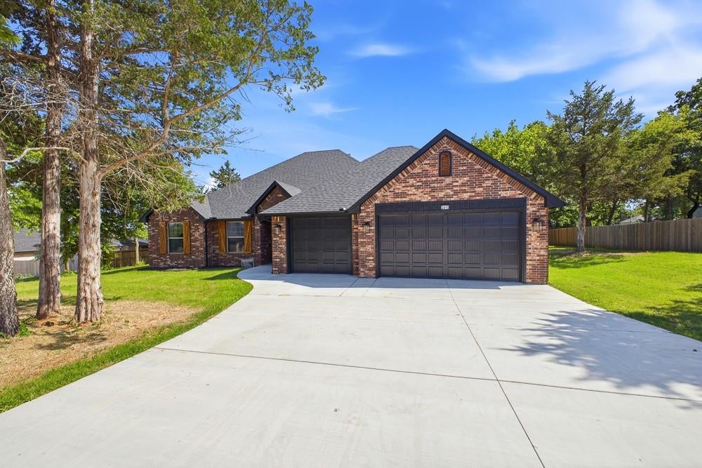 2413 Black Jack Court — photo