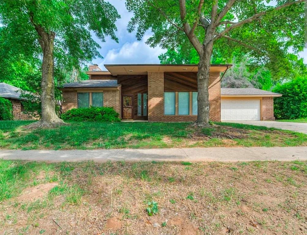 1111 Robin Hood Lane — photo