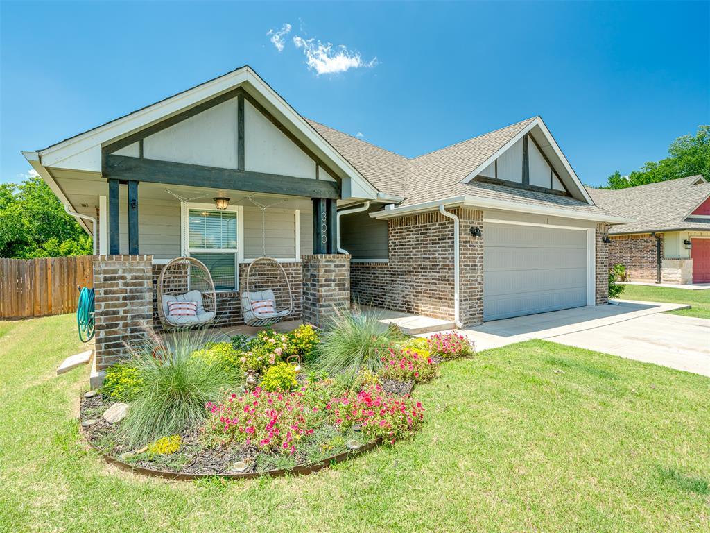300 Mountain Laurel Way — photo
