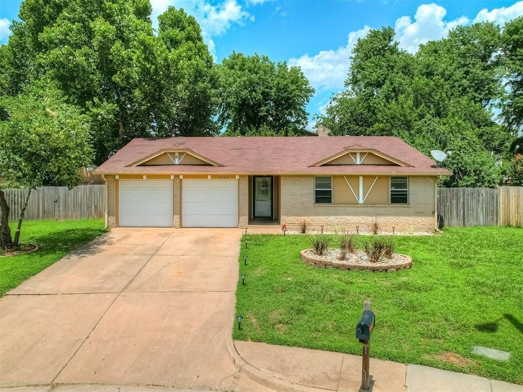 1101 Teal Place — photo