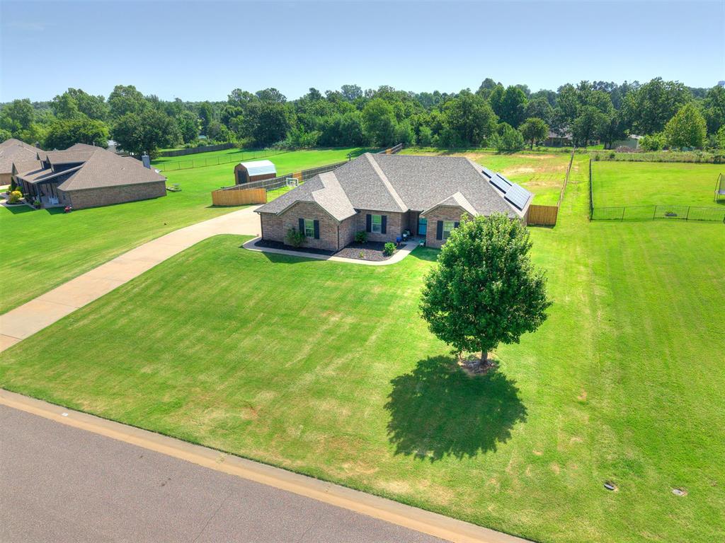 186 Oakridge Drive — photo
