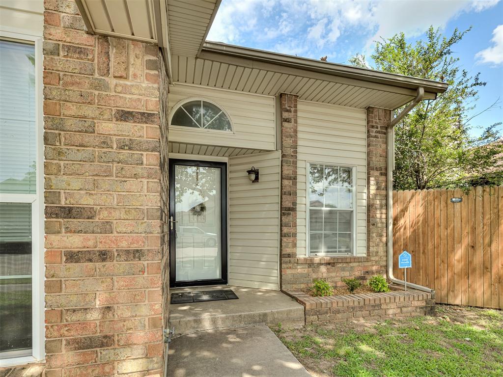 2124 Lonnie — photo