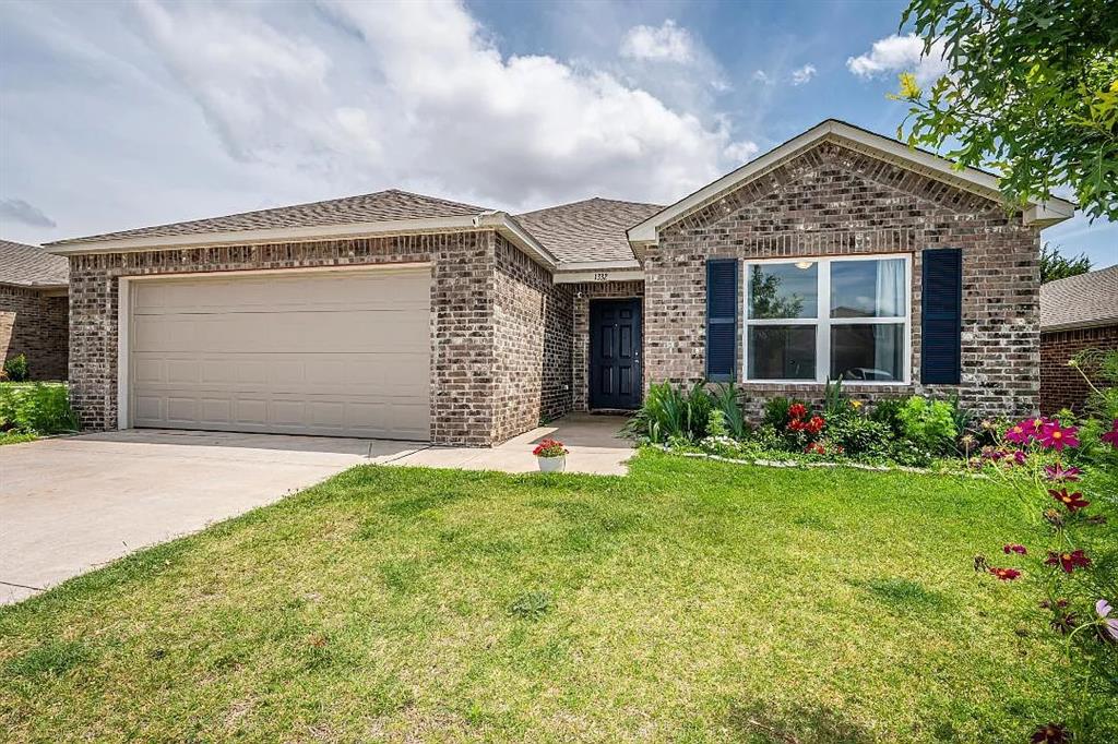 1332 Dustin Drive — photo