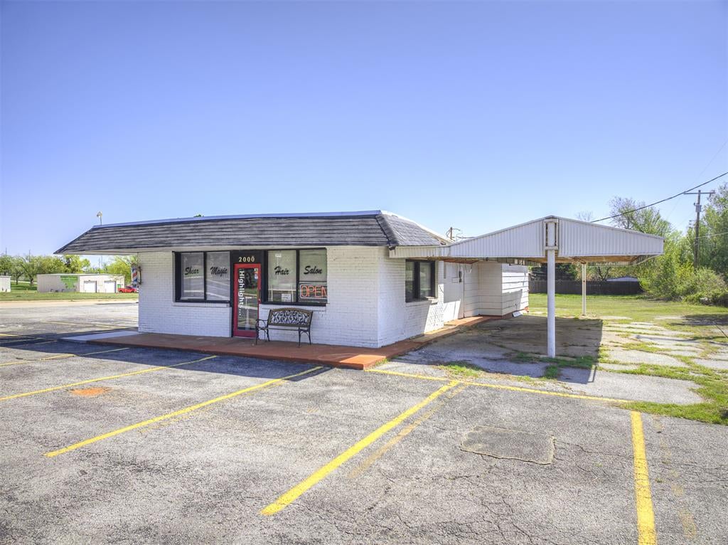2000 S Midwest Boulevard — photo
