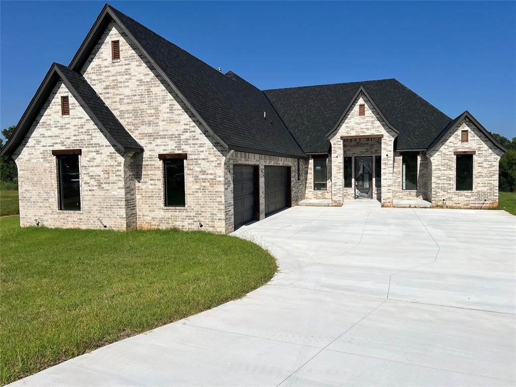 2400 Forest Glen Drive — photo