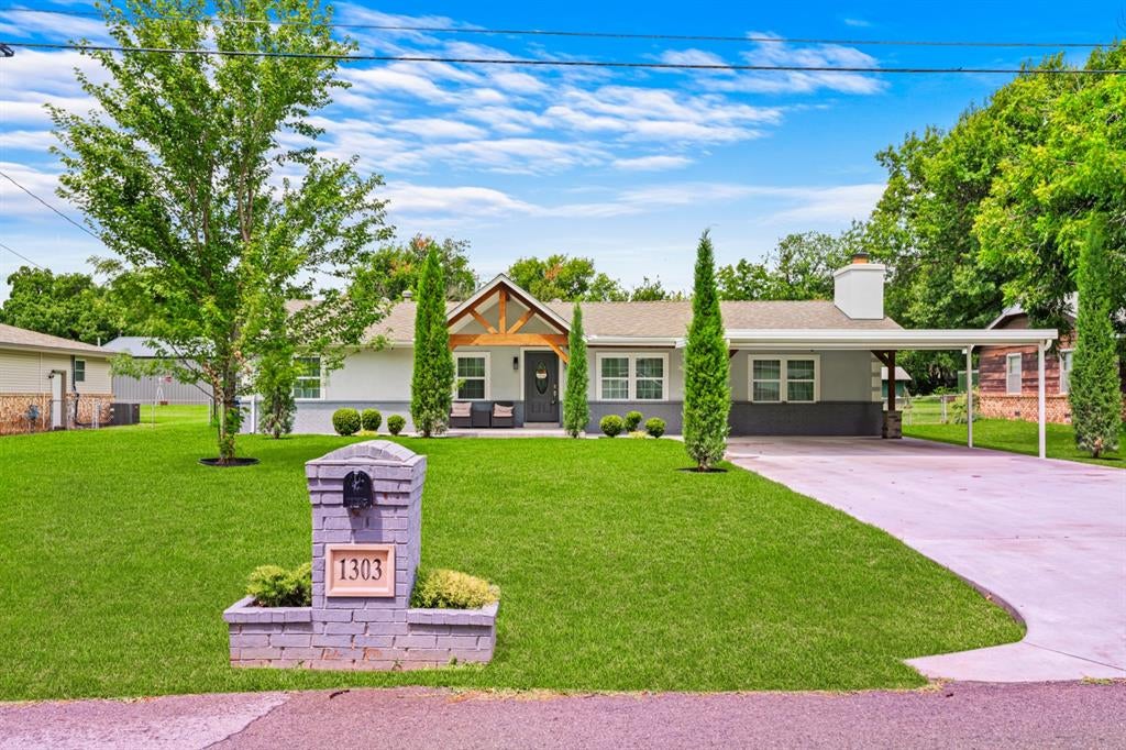 1303 N Carol Lane — photo