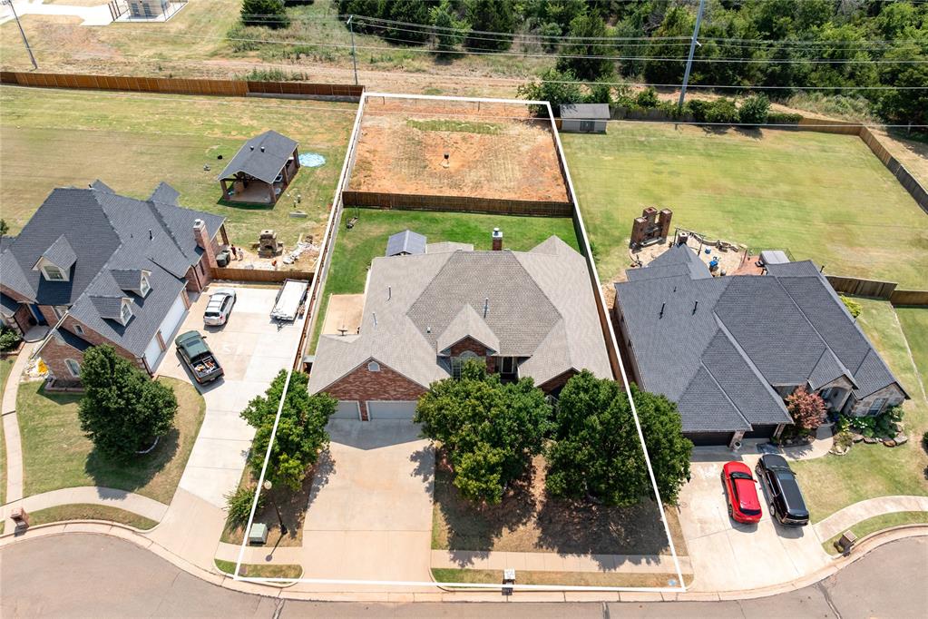 3308 Huntsman Court — photo