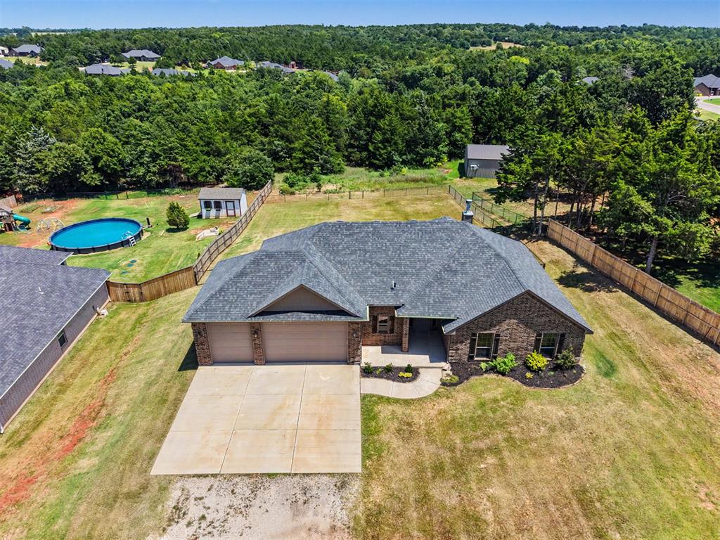 350 Maple Drive — photo