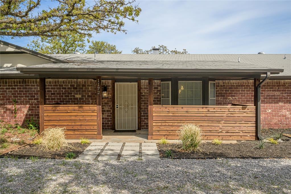 1172 Woodcrest Drive — photo
