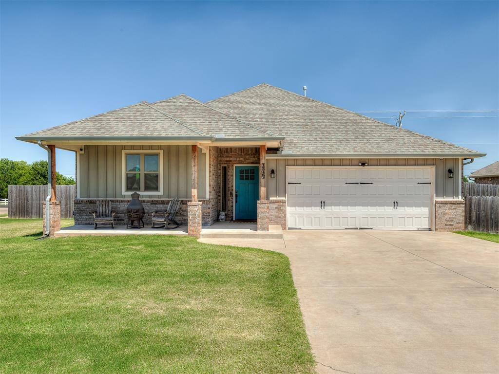 1216 N Taylor Way — photo
