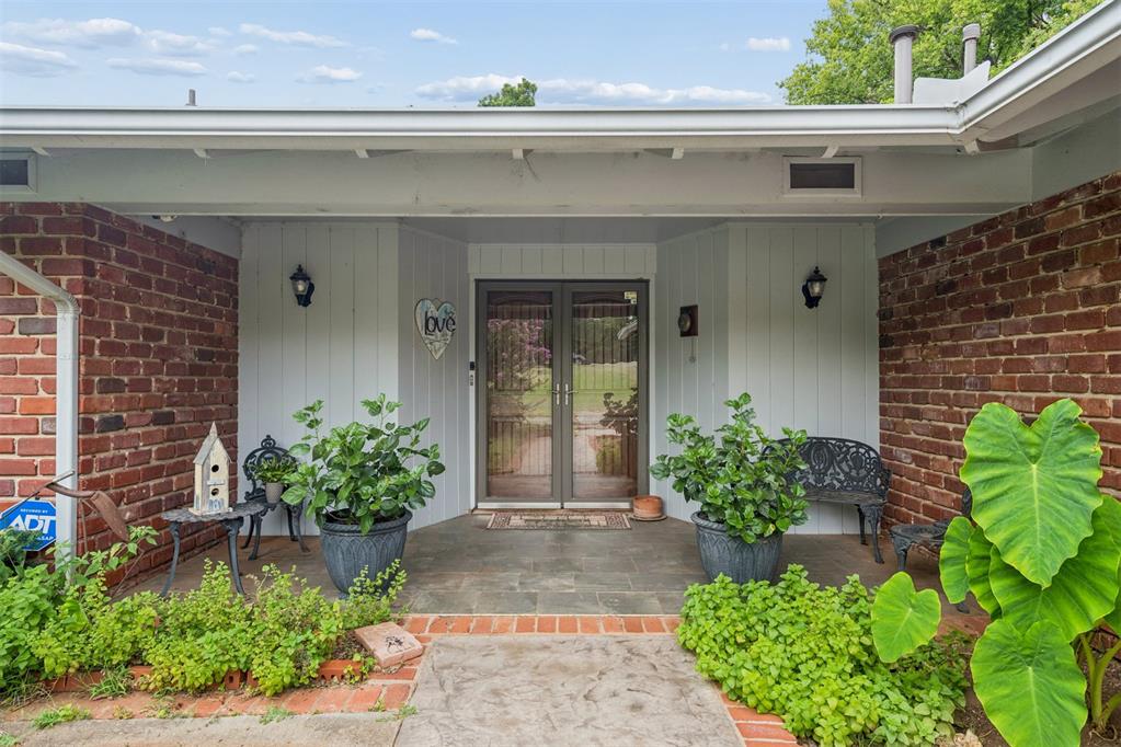 9409 Silver Lake Drive — photo