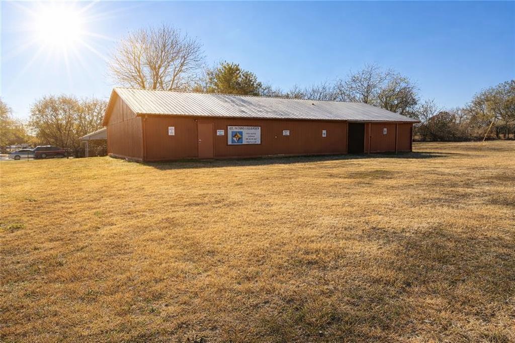 42507 Garretts Lake Road — photo