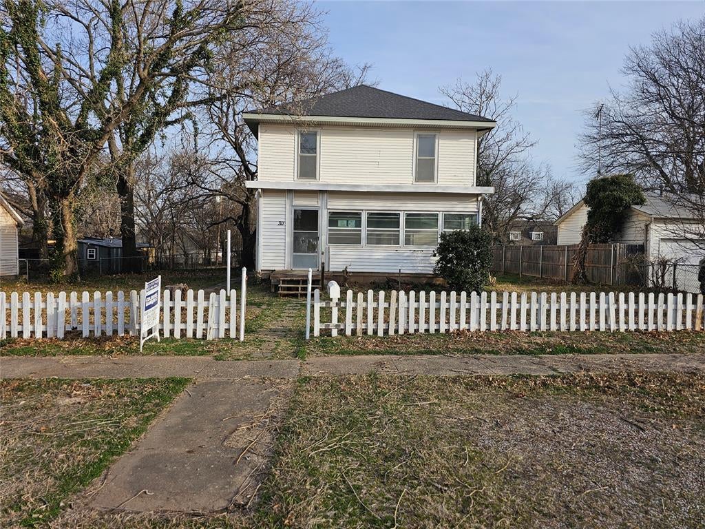 311 E Jefferson Street — photo