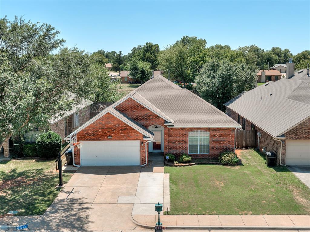 825 Oak Creek Drive — photo
