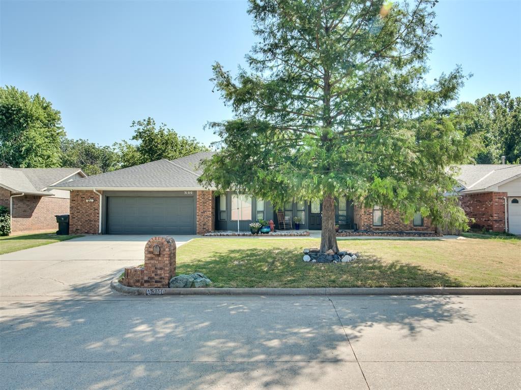 3100 N Meadowood Drive — photo