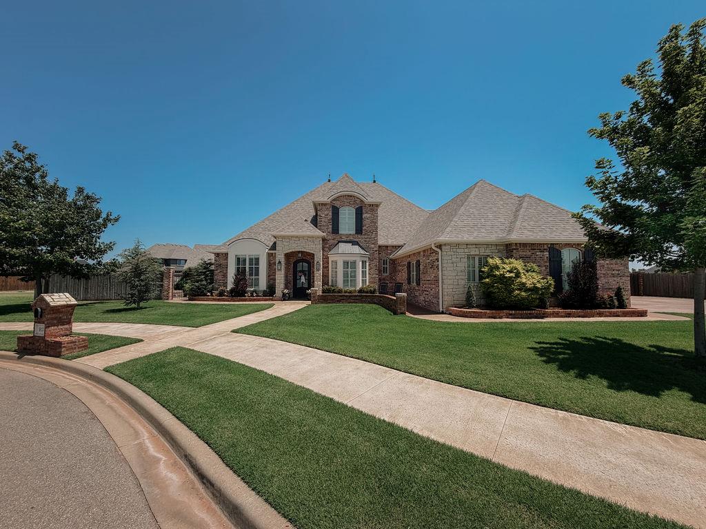 913 Stonebridge Court — photo