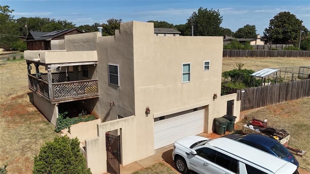 1405 Redstone Drive — photo