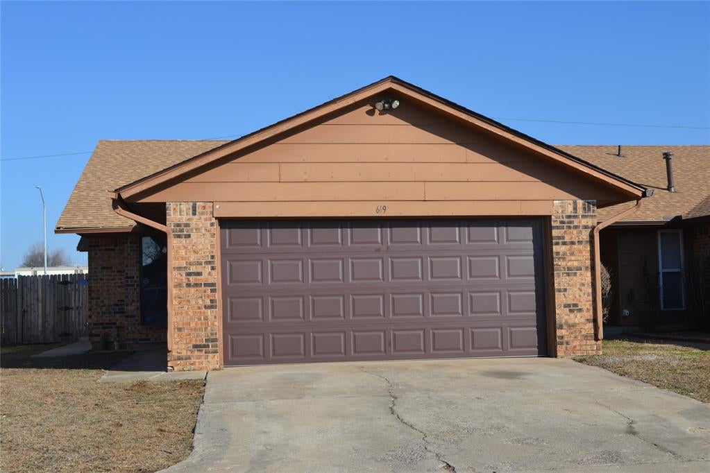 619 Peppertree Lane — photo