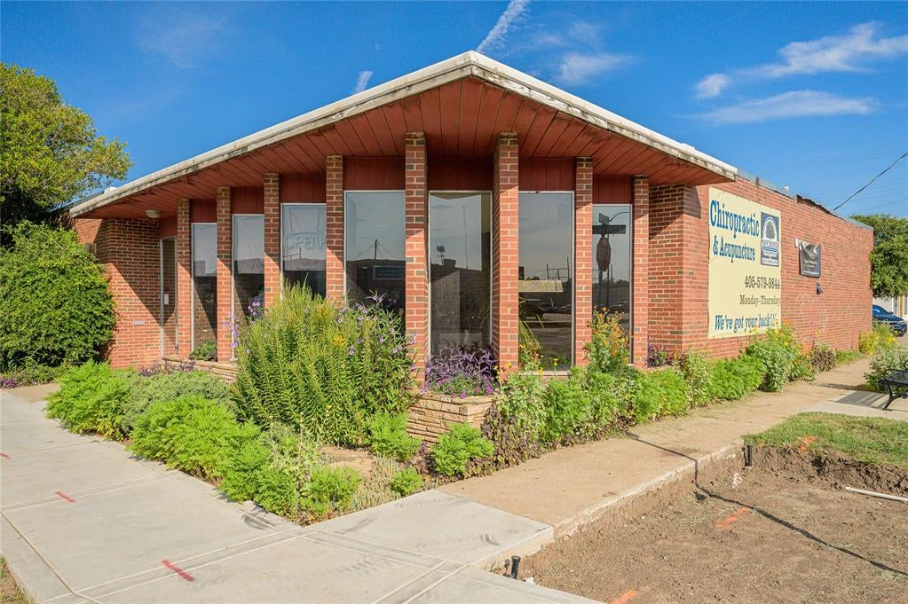 231 E Gray Street — photo