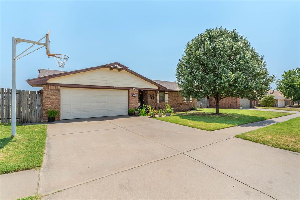 1006 Stonegate Drive — photo