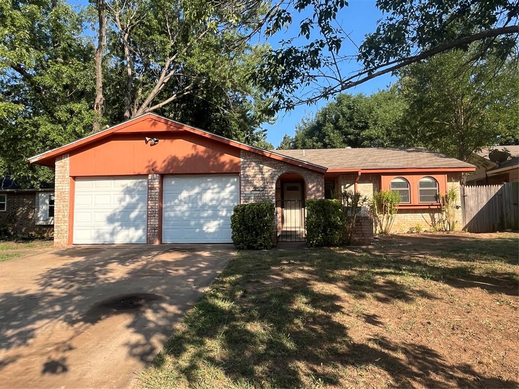 736 Red Oak Terrace — photo