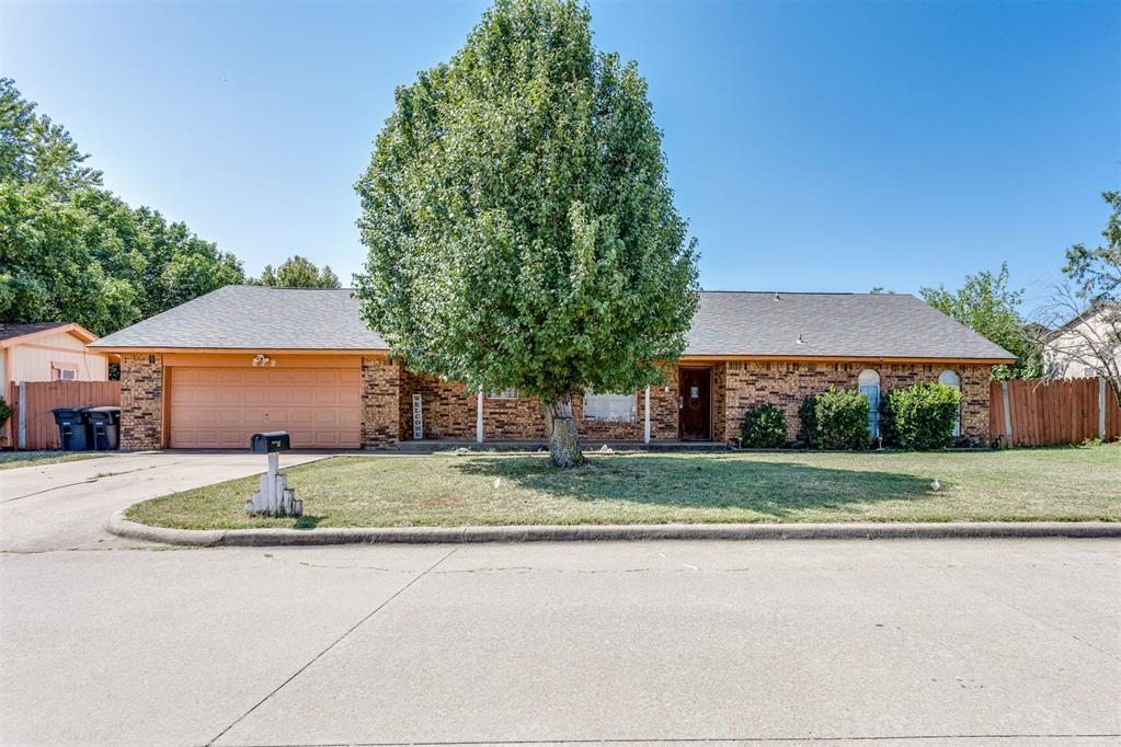 632 Wood Crest Street — photo