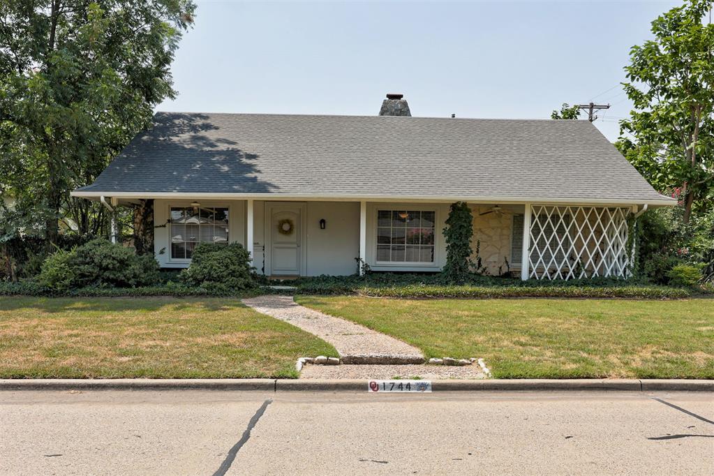 1744 Westbrooke Terrace — photo