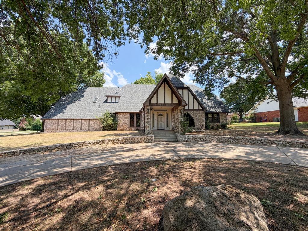 2317 Robinwood Circle — photo