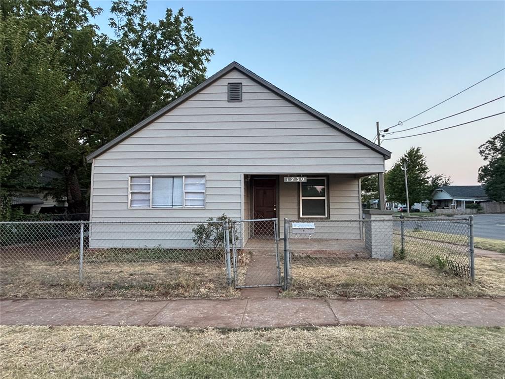 1230 W Modelle Avenue — photo