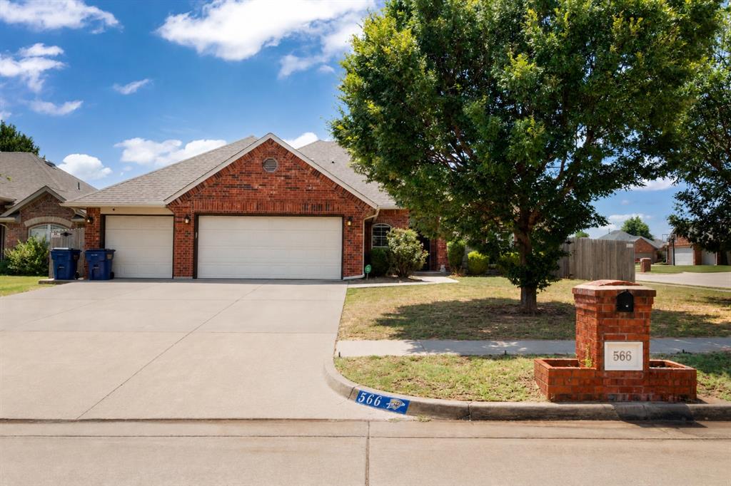 566 W Hunters Court Way — photo