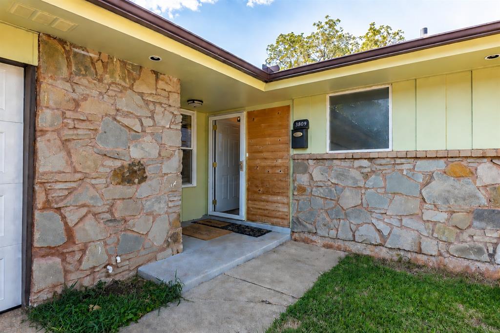 3809 Corbett Drive — photo