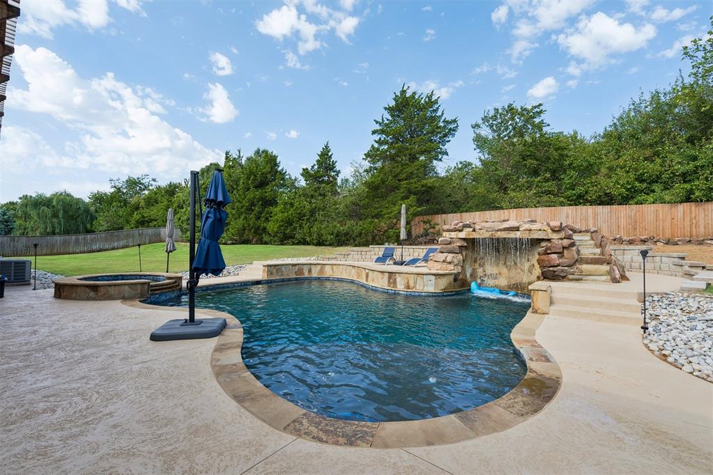 3917 Sherwood Green Lane — photo