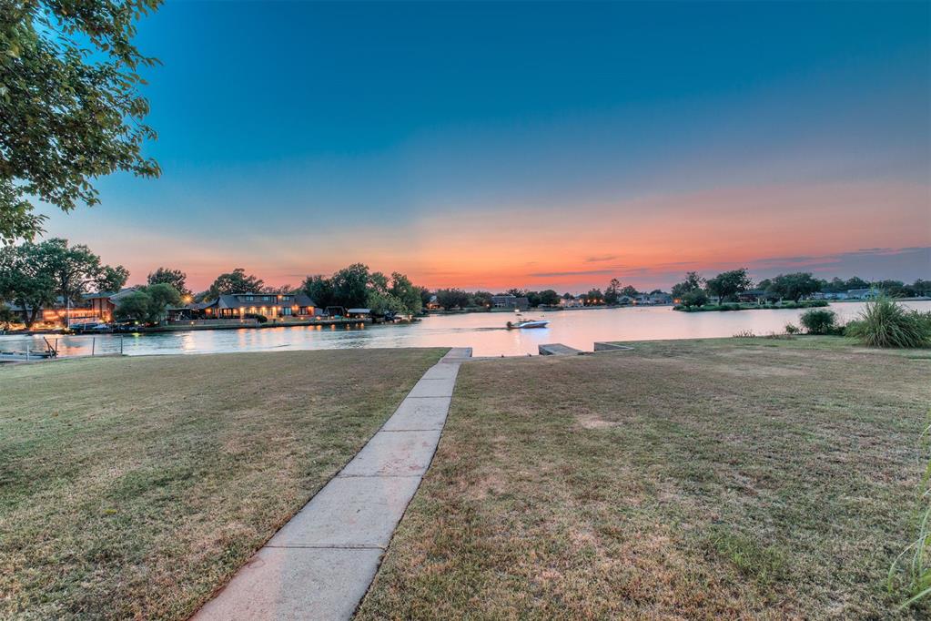 10405 Ski Drive — photo