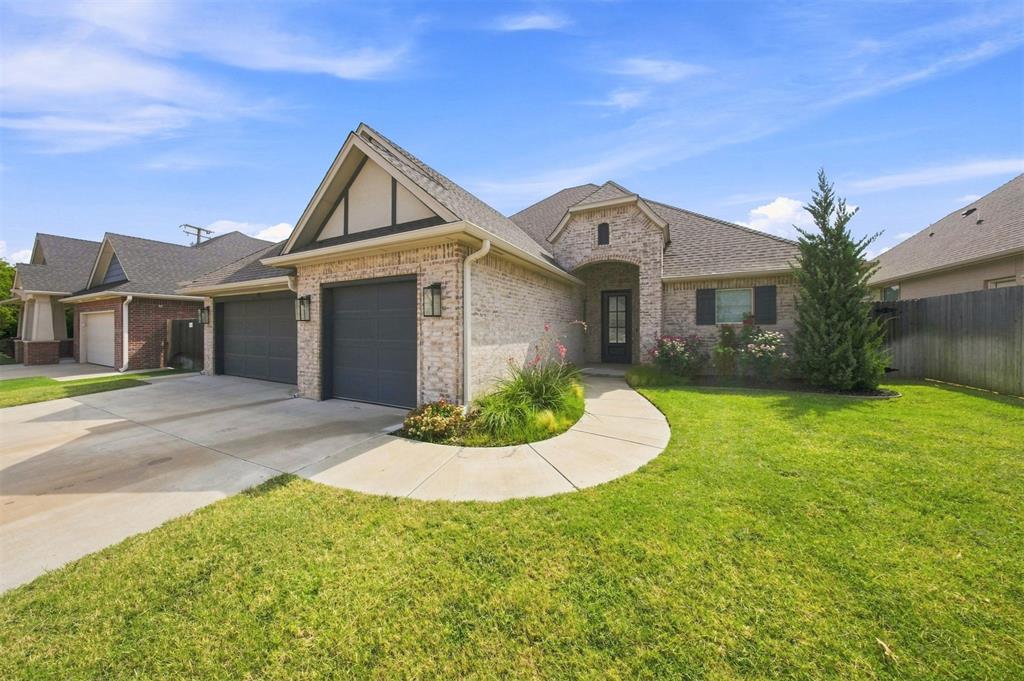 10608 NW Emily Circle — photo