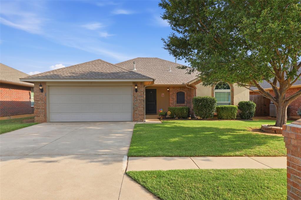 604 Apple Tree Lane — photo