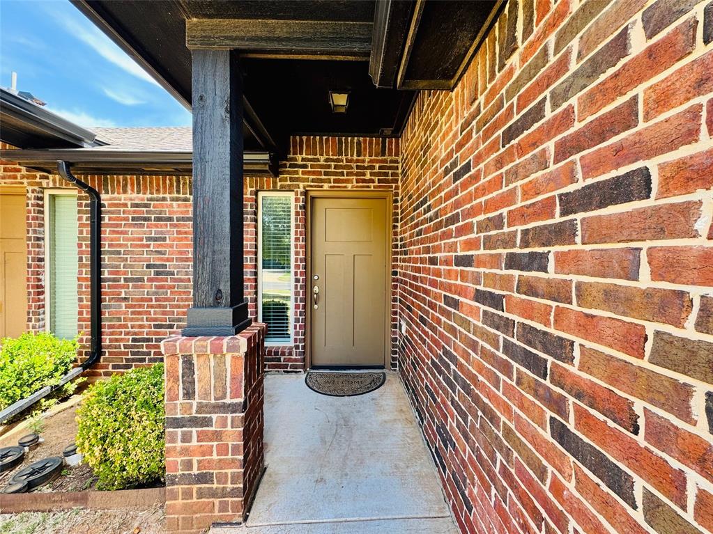 18100 Manera Way — photo