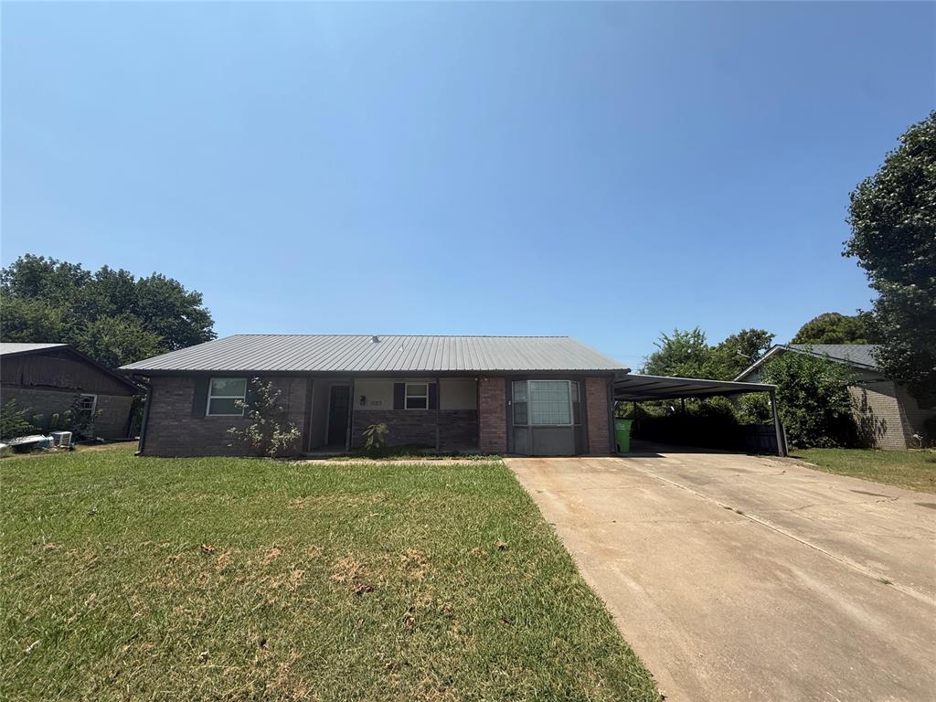 1023 Meadowbrook Lane — photo