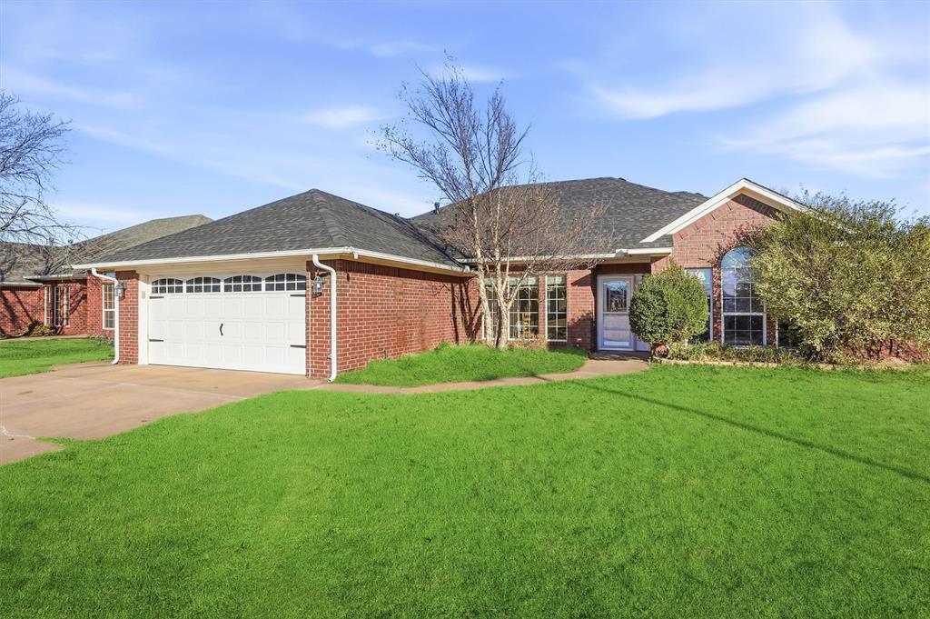3208 Peacock Lane — photo
