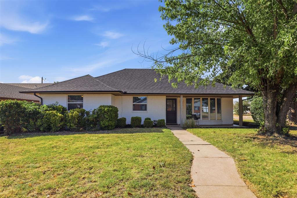 312 W Blueridge Drive — photo