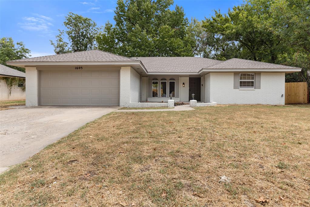 1605 Cinderella Avenue — photo