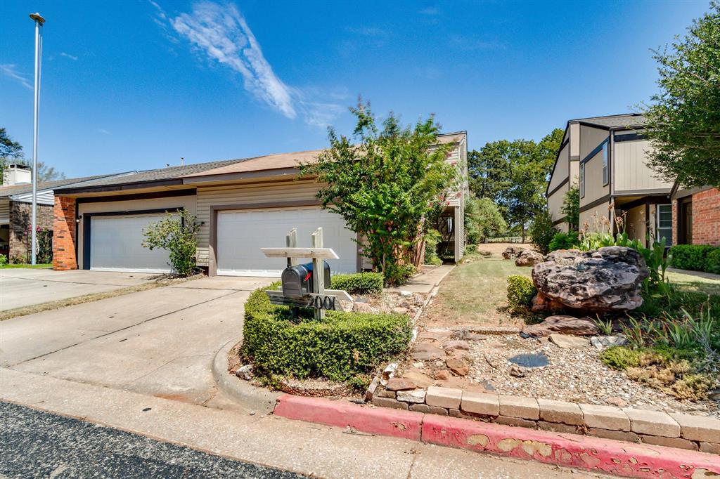 2001 Three Stars Road — photo