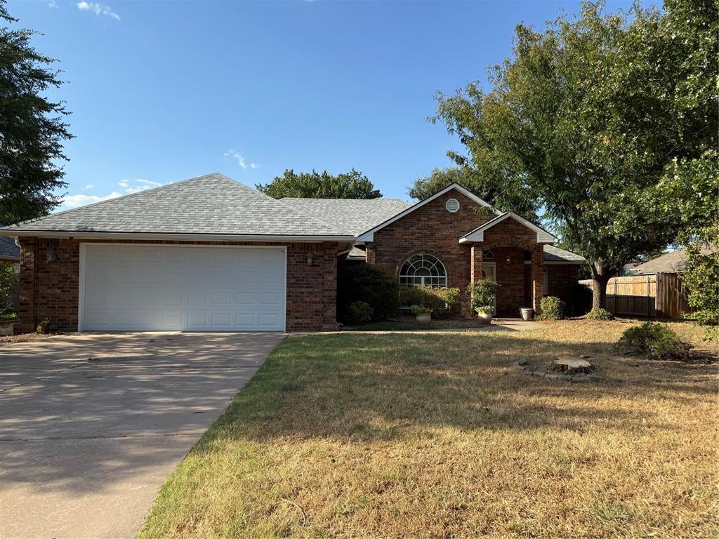 1231 Douglas Circle — photo