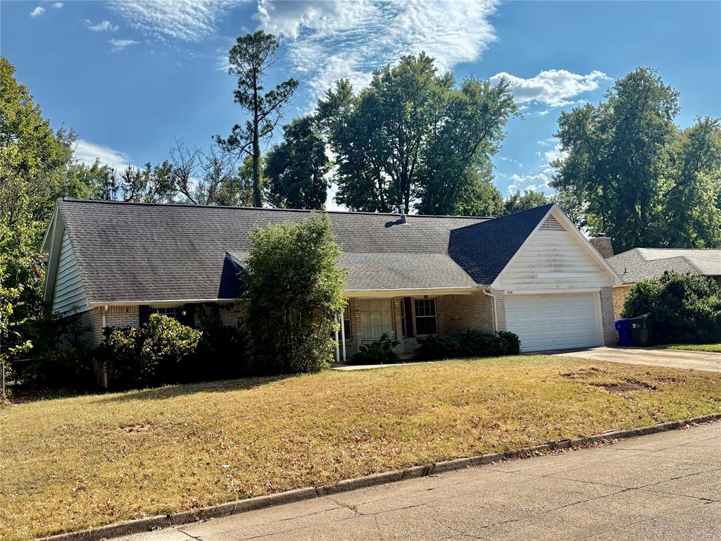1606 Greenbriar Drive — photo