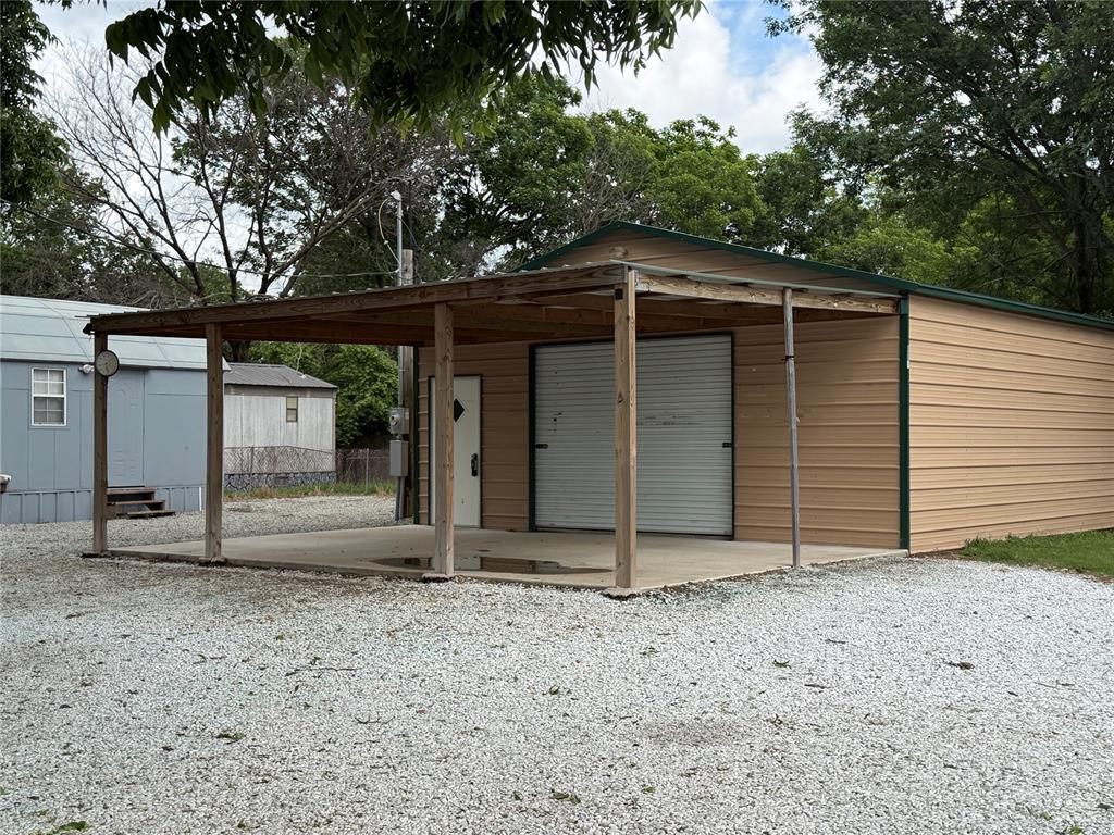 306 E Gentry Avenue — photo